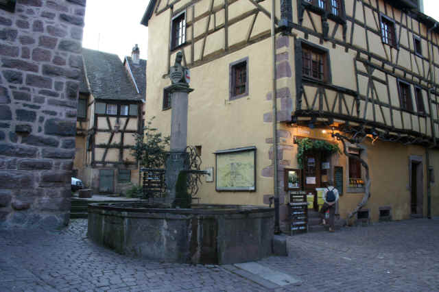 Une fontaine de Riquewihr